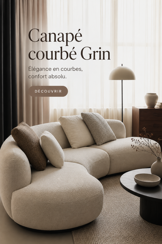 Un canapé courbé en tissu de couleur douce dans un salon moderne.