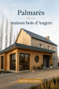 Vue d'une charmante maison en bois à Angers, entourée de verdure.