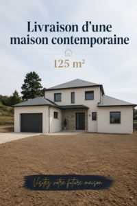 Maison contemporaine prise en photo de face, mettant en valeur son design moderne et chaleureux.