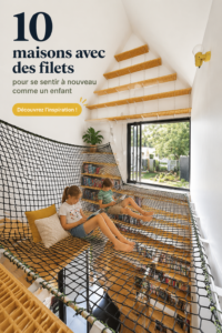 Salon d'une maison avec un filet suspendu pour jouer