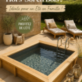 Piscine hors-sol en bois entourée de chaises longues dans un jardin ensoleillé.